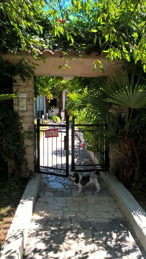 Apartment Jozefina Porec Exterior photo