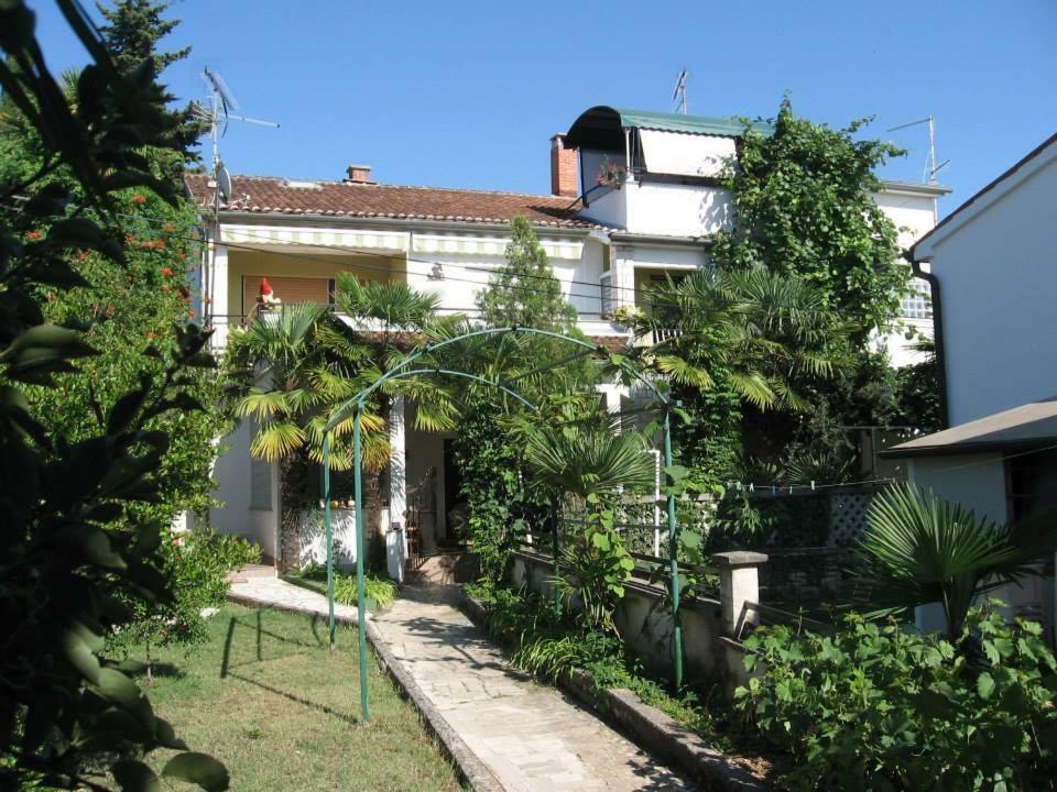 Apartment Jozefina Porec Exterior photo